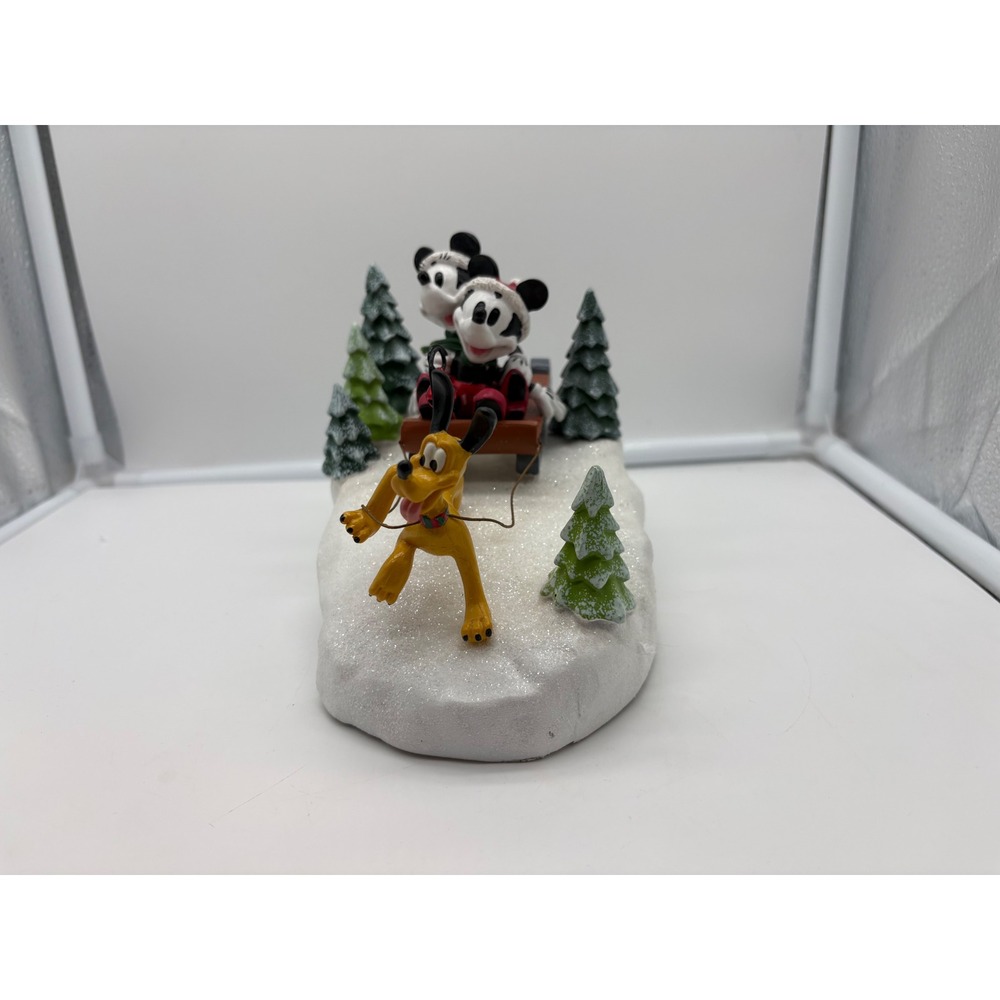 Disney St Nicholas Square Christmas Village Mickey Minnie Sleigh Ride Pluto Fig - Picture 4 of 7